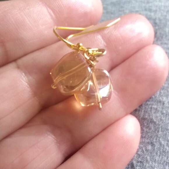 ๐โ๏ธโ๏ธ $10 Stocking Stuffers! Shimmering Yellow/Golden Warped Tile Drop Earrings - Picture 8 of 9